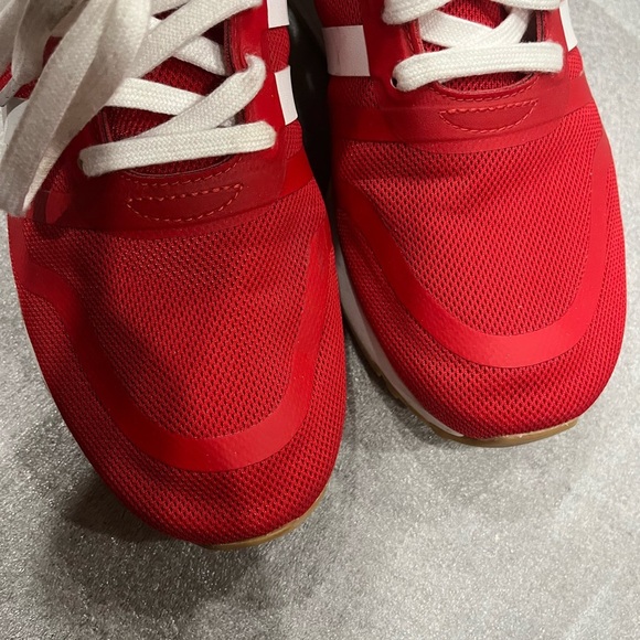 [US8.5] Adidas Women Originals MULTIX Everyday Sneakers Scarlet Cloud White - Picture 3 of 8